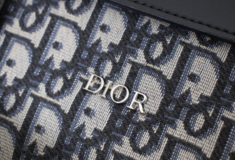 LW - Luxury Handbags DIR 095 - Image 2