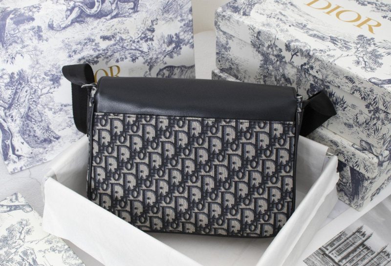 LW - Luxury Handbags DIR 095 - Image 9