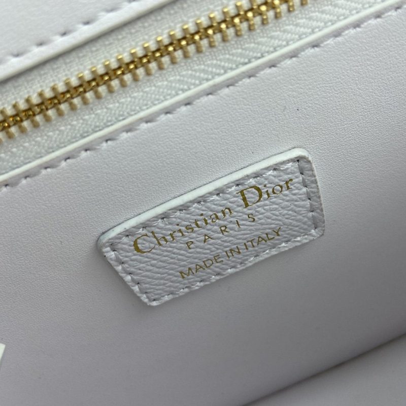 LW - Luxury Handbags DIR 094 - Image 5