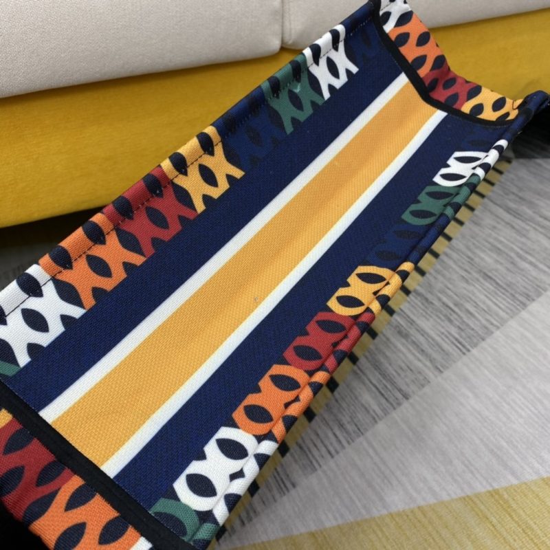 LW - Luxury Handbags DIR 063 - Image 6