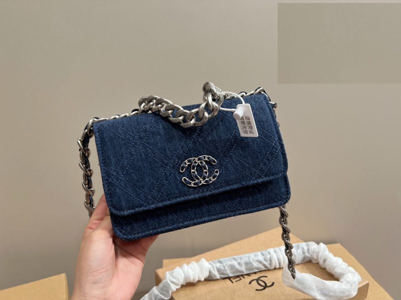 LW - Luxury CHL 475