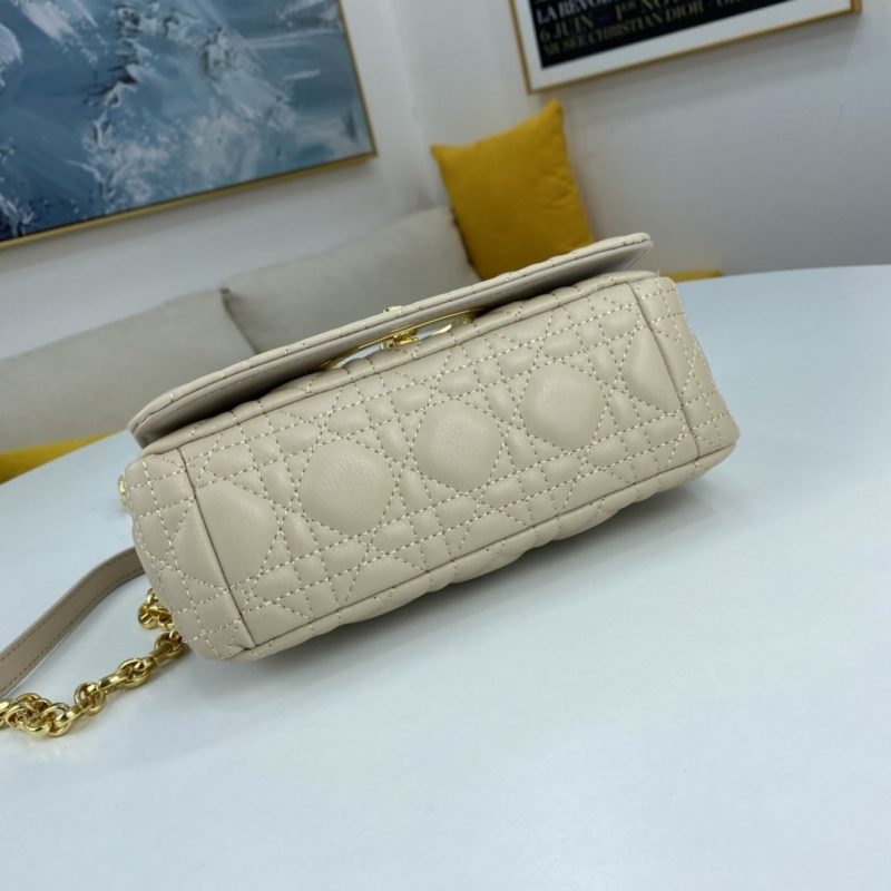 LW - Luxury Handbags DIR 069 - Image 7