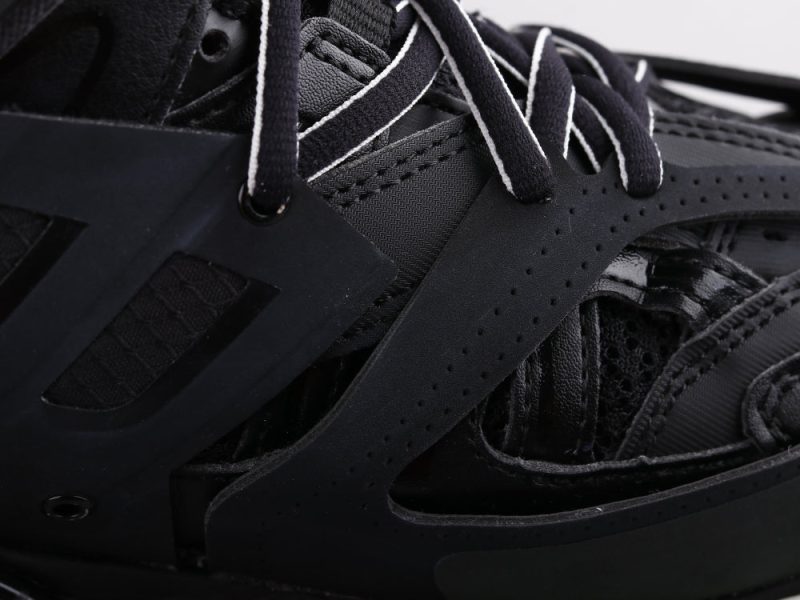 LW - Bla Track Three Generations Black Sneaker - Image 2