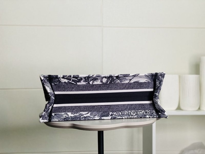 LW - Luxury Handbags DIR 119 - Image 5
