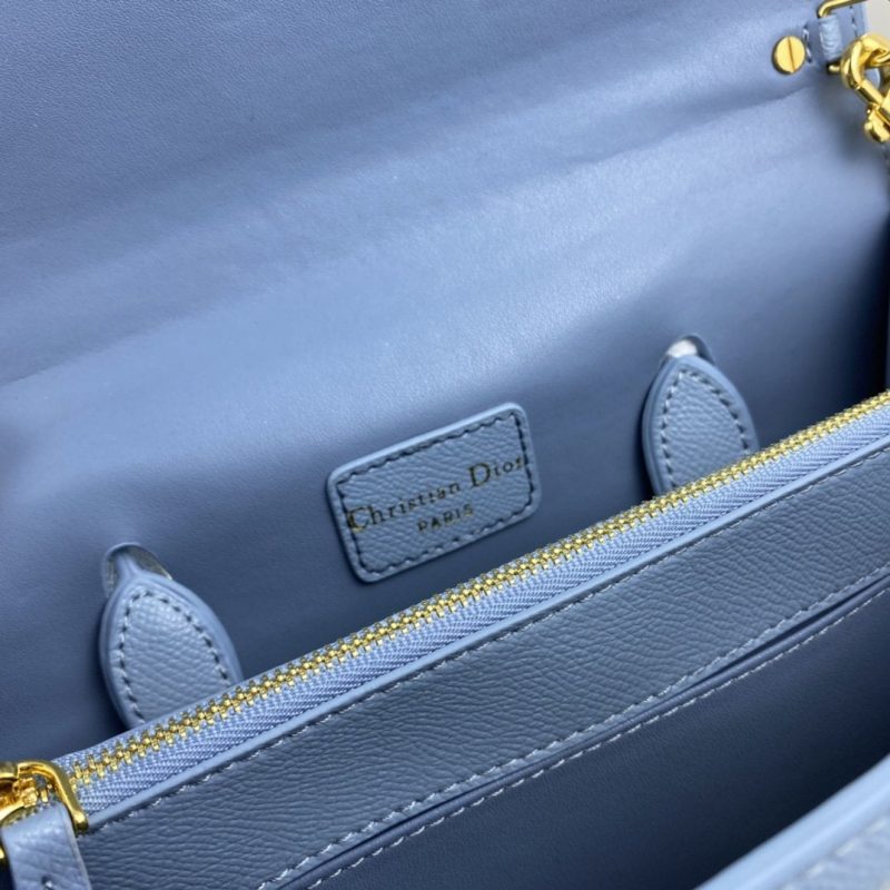 LW - Luxury Handbags DIR 077 - Image 5