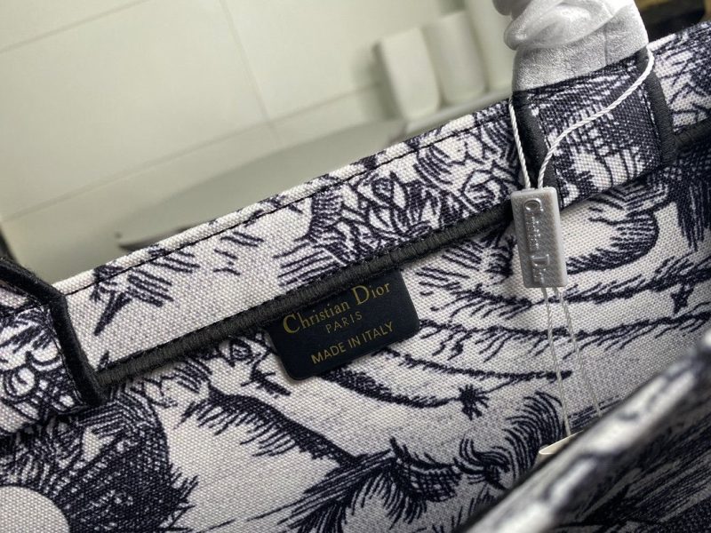 LW - Luxury Handbags DIR 119 - Image 6