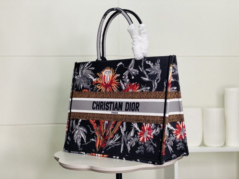LW - Luxury Handbags DIR 120 - Image 3
