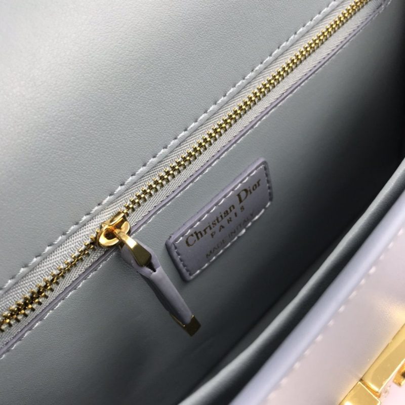 LW - Luxury Handbags DIR 090 - Image 4