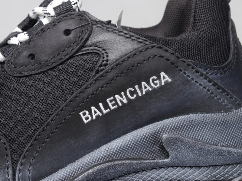 LW - Bla Triple S Air Cushion Black Sneaker - Image 6