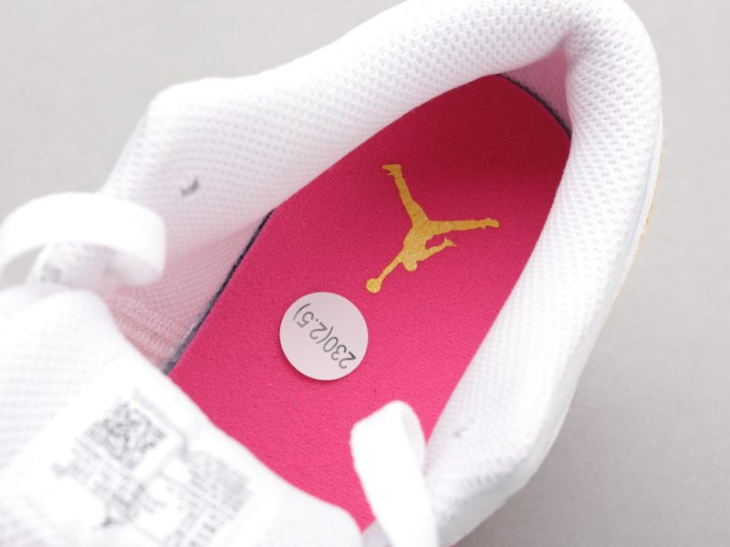 LW - AJ1 White and yellow powder candy - Image 9