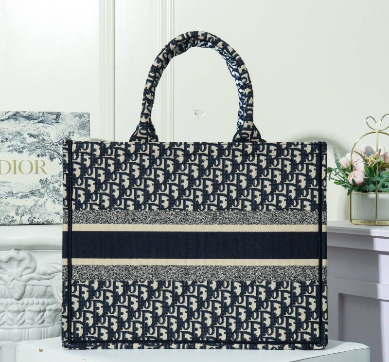 LW - Luxury Handbags DIR 141 - Image 9