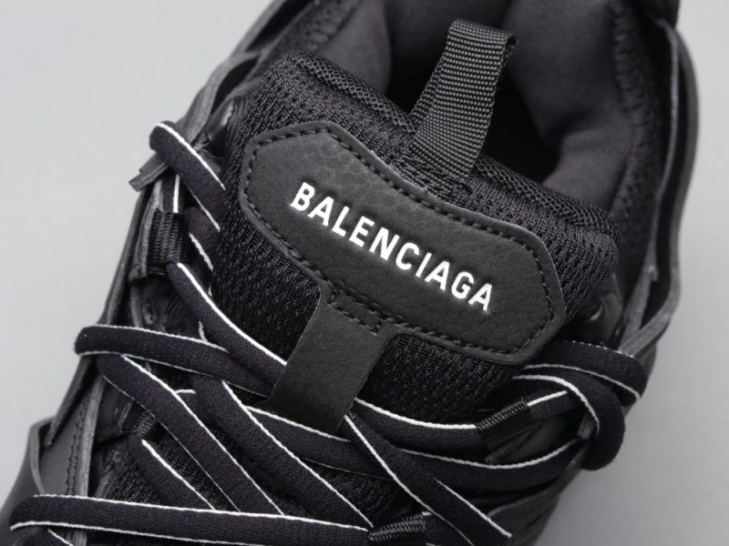 LW - Bla Track Generation DV Sneaker - Image 9