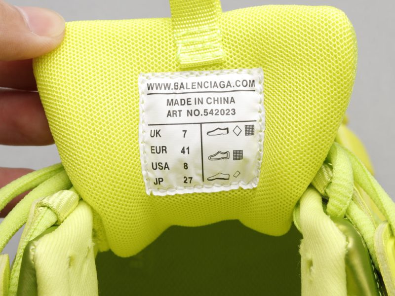 LW - Bla Track FluoresLWnt Yellow Sneaker - Image 3