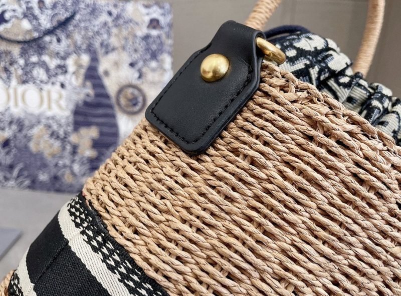 LW - Luxury Handbags DIR 043 - Image 2
