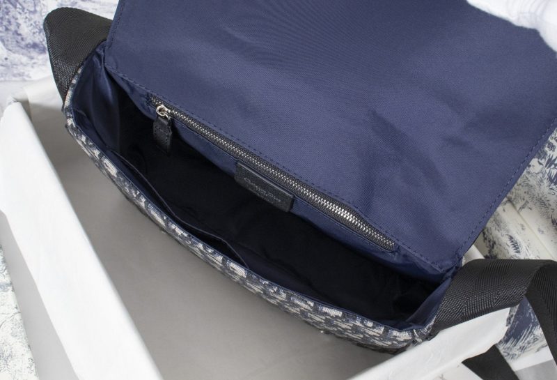 LW - Luxury Handbags DIR 095 - Image 8