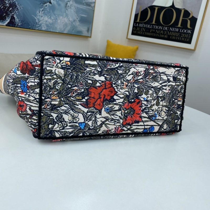 LW - Luxury Handbags DIR 081 - Image 8