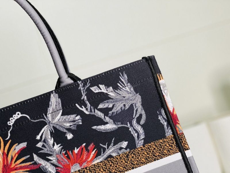 LW - Luxury Handbags DIR 120 - Image 5