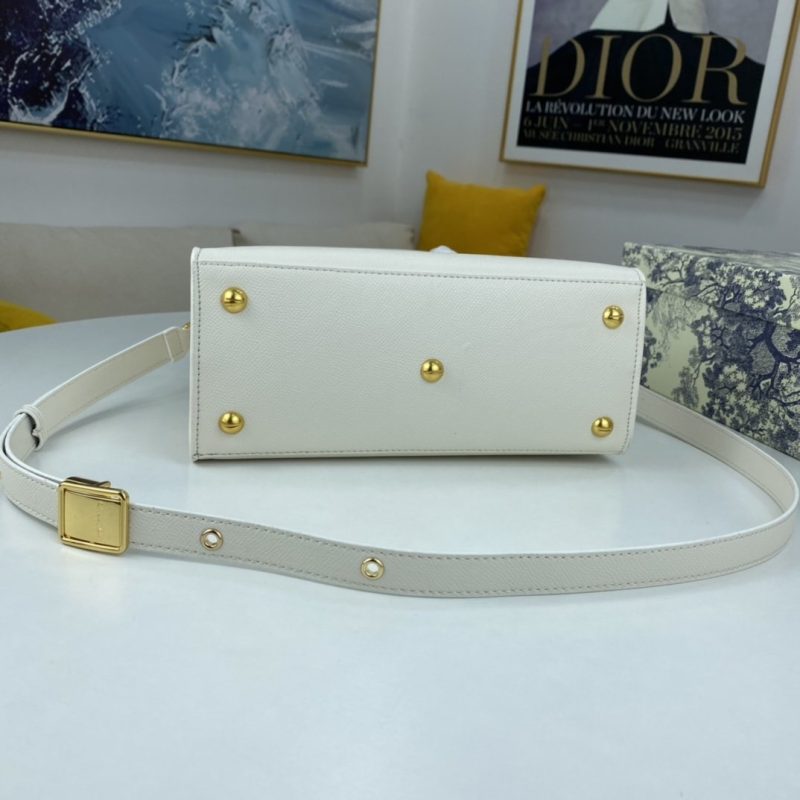 LW - Luxury Handbags DIR 078 - Image 8