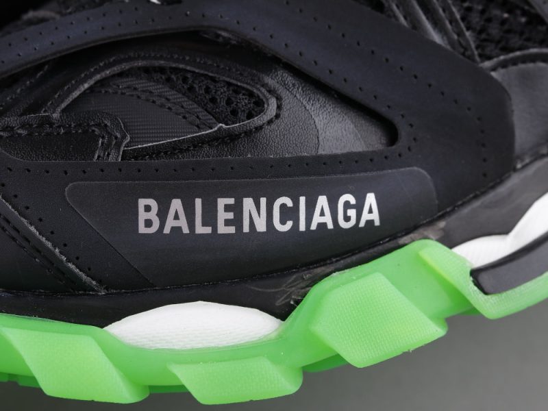 LW - Bla Track Three Generations Black Sneaker - Image 4