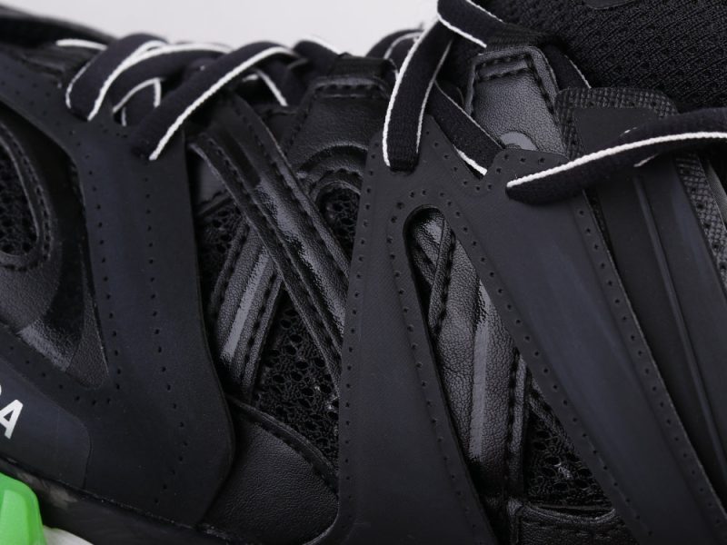 LW - Bla Track Three Generations Black Sneaker - Image 7