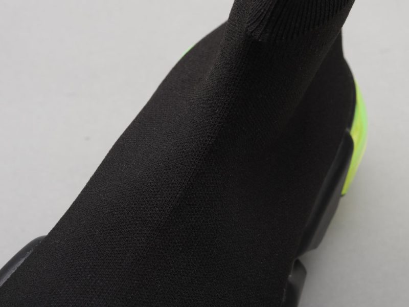 LW - Bla Socks Air Cushion Black Green Sneaker - Image 3