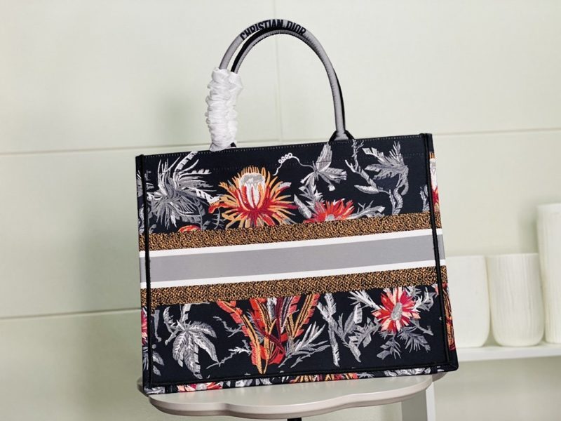 LW - Luxury Handbags DIR 120 - Image 9
