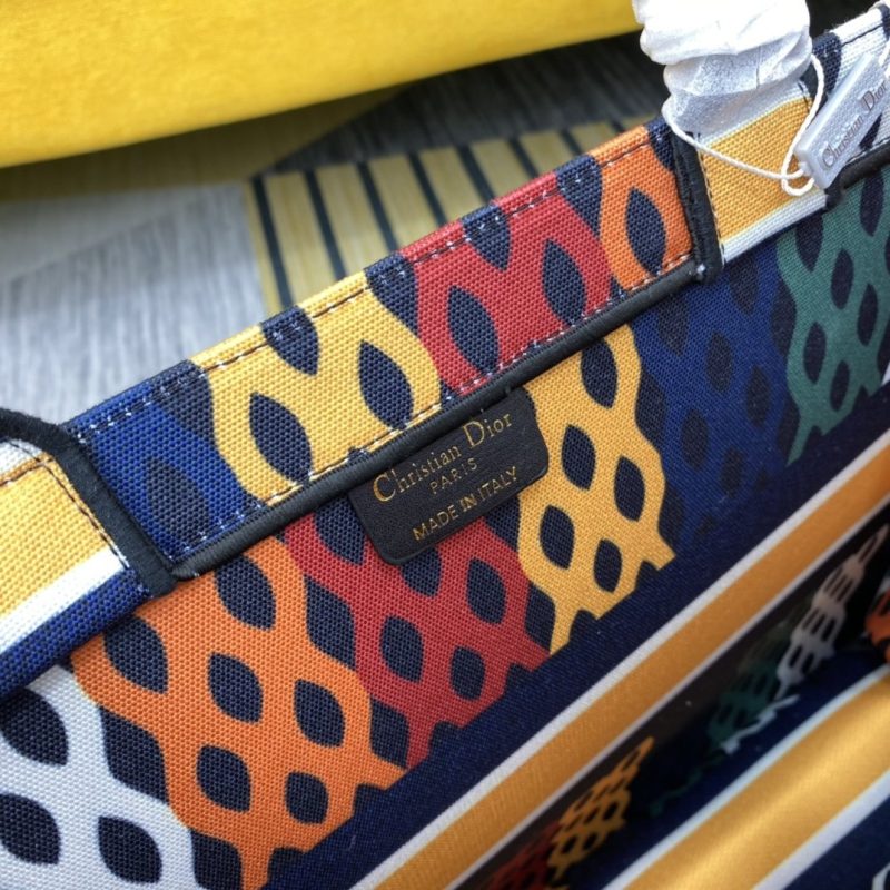 LW - Luxury Handbags DIR 063 - Image 7