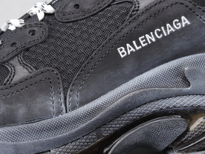 LW - Bla Triple S Air Cushion Black Sneaker - Image 3