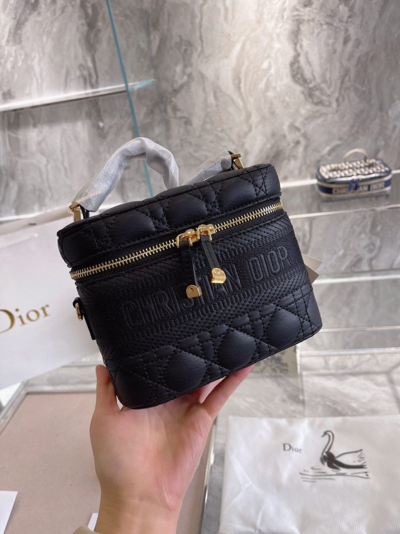 LW - Luxury Handbags DIR 215 - Image 4