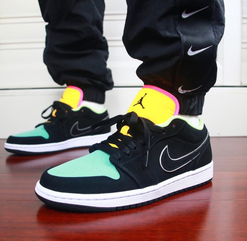 LW - AJ1 Black, blue and yellow stitching - Image 2