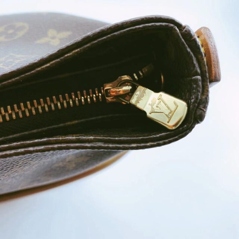 Louis Vuitton Looping GM TWS AWE - Image 5
