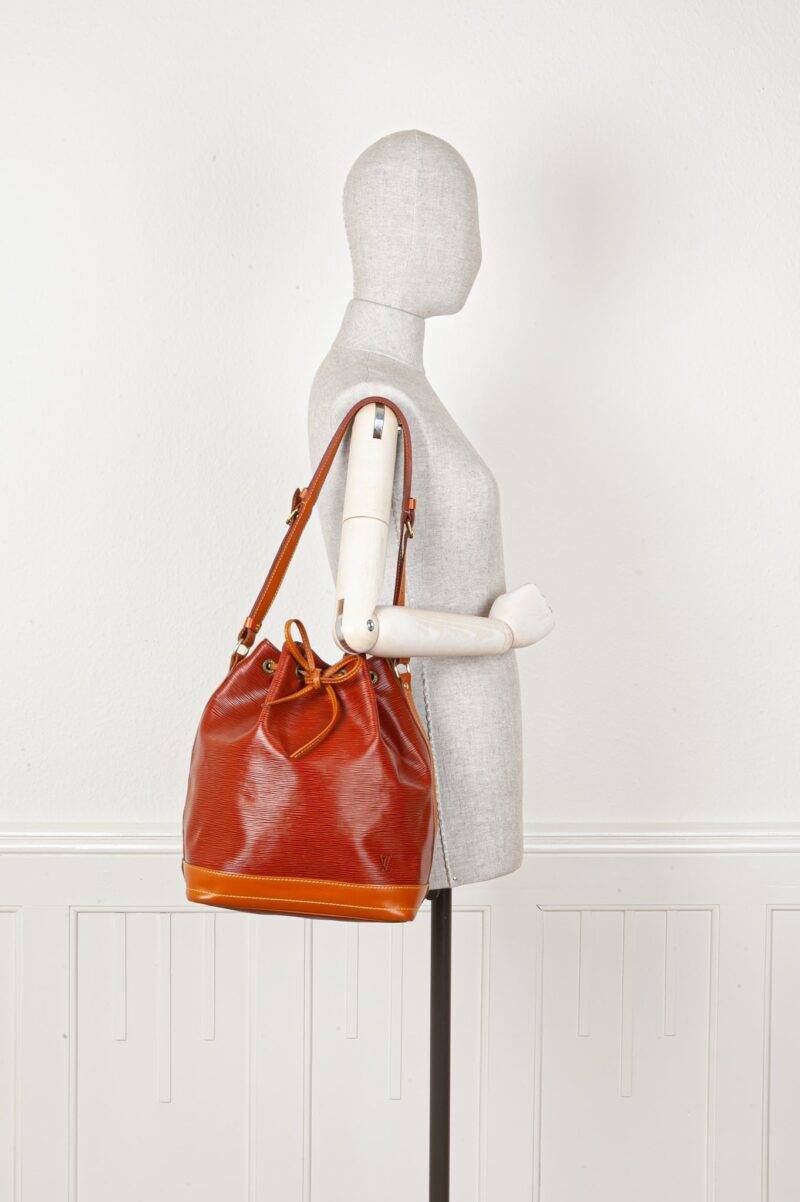 LOUIS VUITTON Grand Sac Noe Epi Cognac AWE