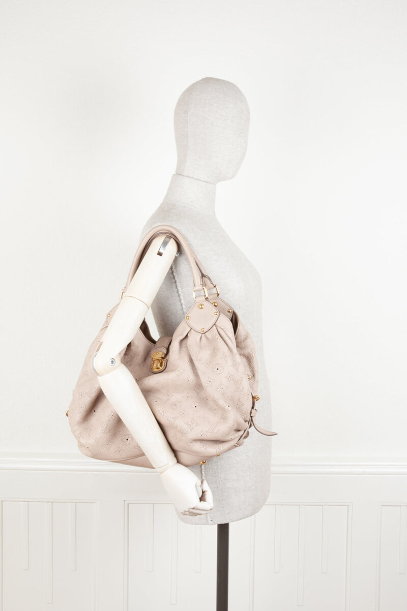 LOUIS VUITTON L Hobo Bag Mahina Leather Greige AWE