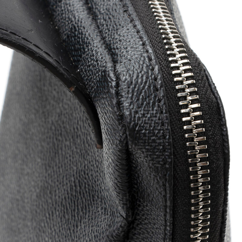 Louis Vuitton Damier Graphite Avenue Sling Bag (SHF-21045) AWE - Image 11