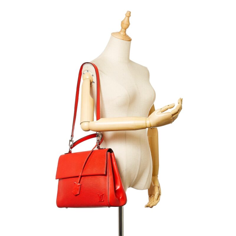 Louis Vuitton Epi Cluny BB (SHG-4bn1Ur) AWE - Image 4