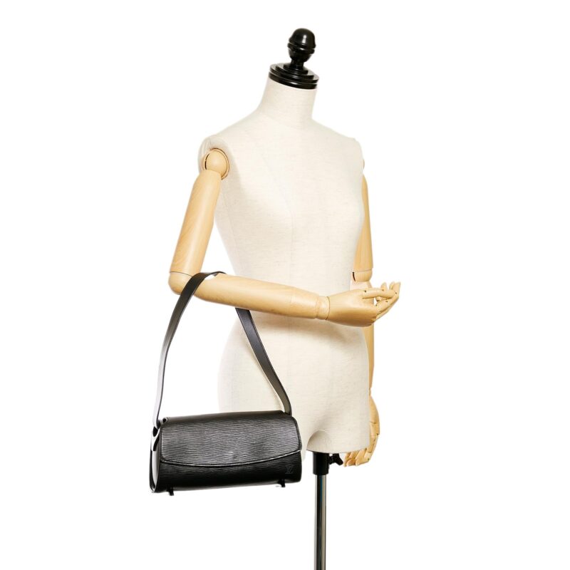 Louis Vuitton Epi Nocturne PM (SHG-27512) AWE - Image 4
