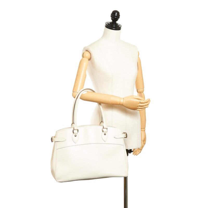 Louis Vuitton Epi Passy GM (SHG-31359) AWE - Image 4