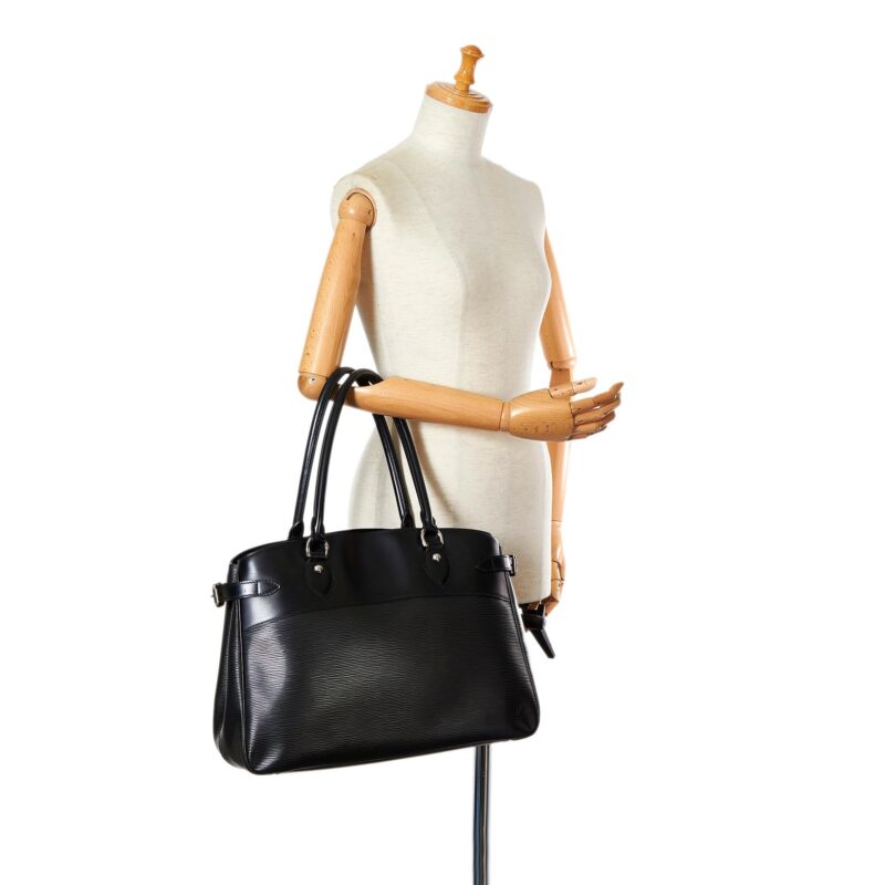 Louis Vuitton Epi Passy PM (SHG-26074) AWE - Image 4