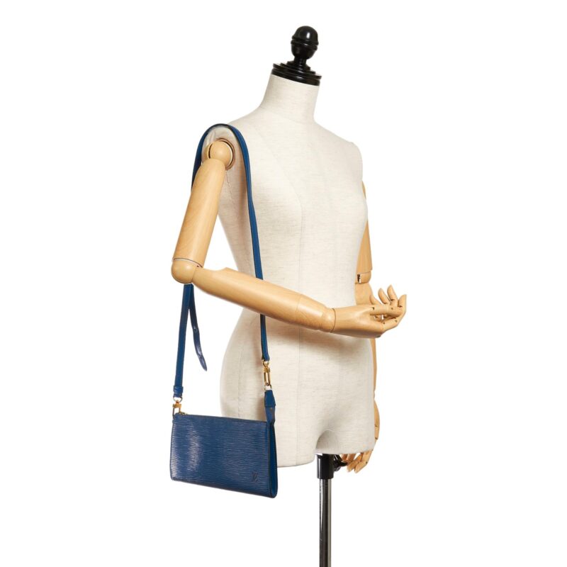 Louis Vuitton Epi Pochette Accessoires (SHG-28935) AWE - Image 4