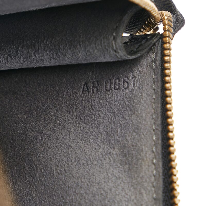 Louis Vuitton Epi Pochette Accessoires (SHG-35327) AWE - Image 7