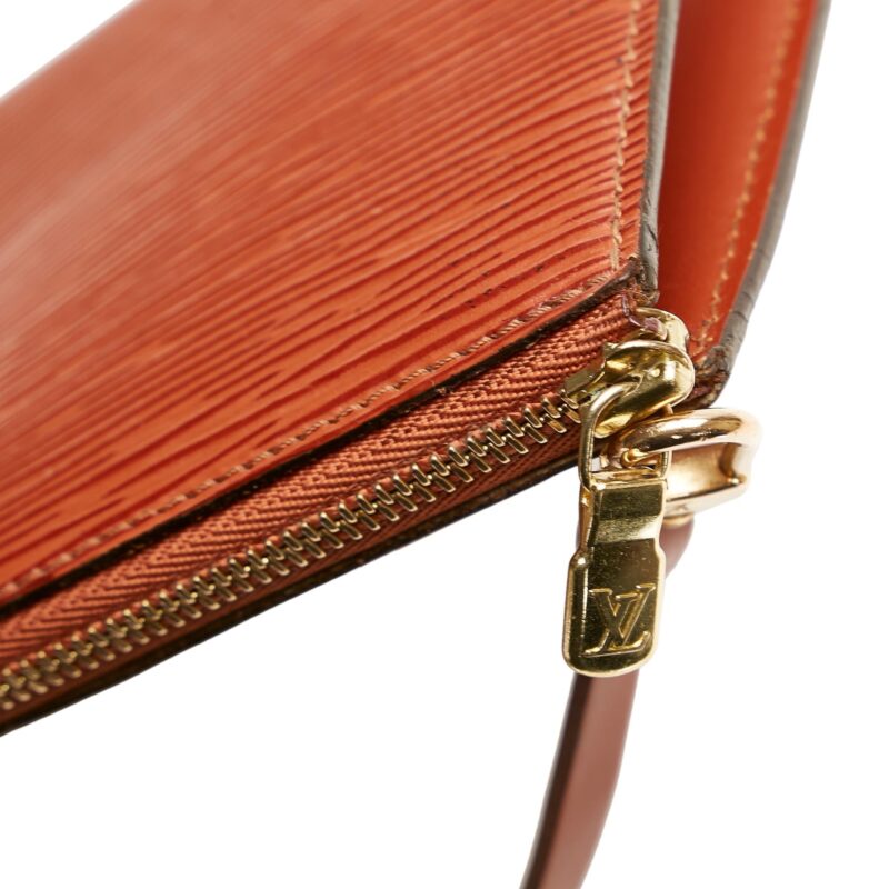 Louis Vuitton Epi Pochette Accessoires (SHG-1OzRb3) AWE - Image 8