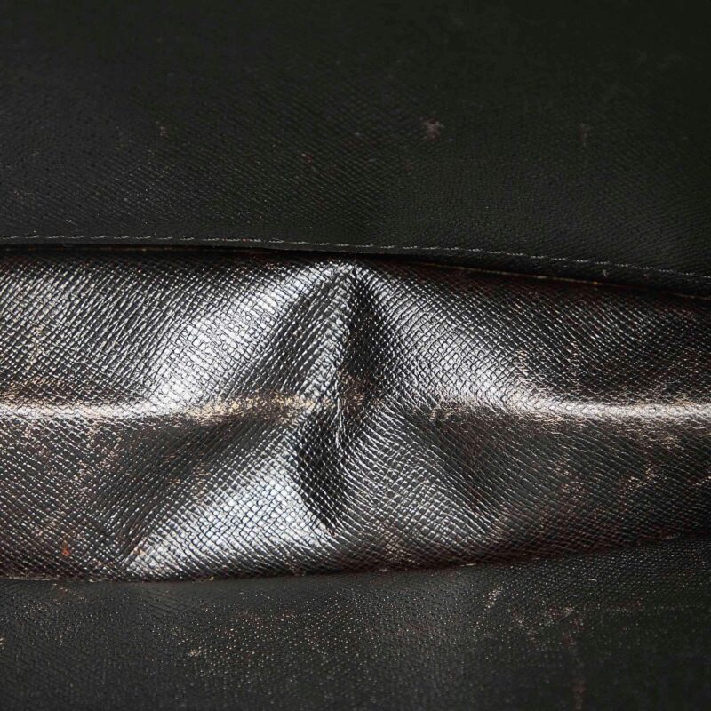Louis Vuitton Epi Pochette Homme (SHG-31670) AWE - Image 5