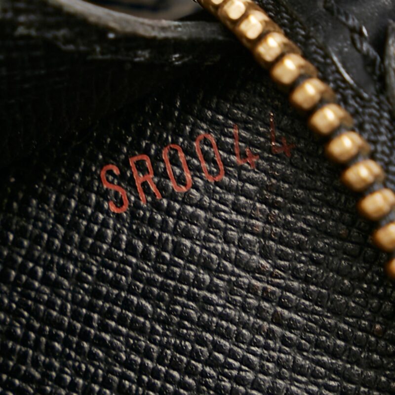 Louis Vuitton Epi Pochette Homme (SHG-32621) AWE - Image 7