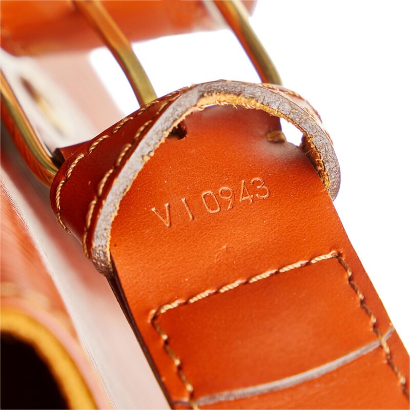 Louis Vuitton Epi Sac D Epaule (SHG-35177) AWE - Image 7