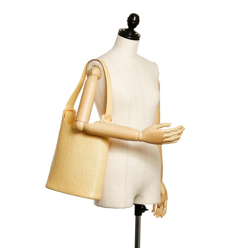 Louis Vuitton Epi Sac Verseau (SHG-30305) AWE - Image 4