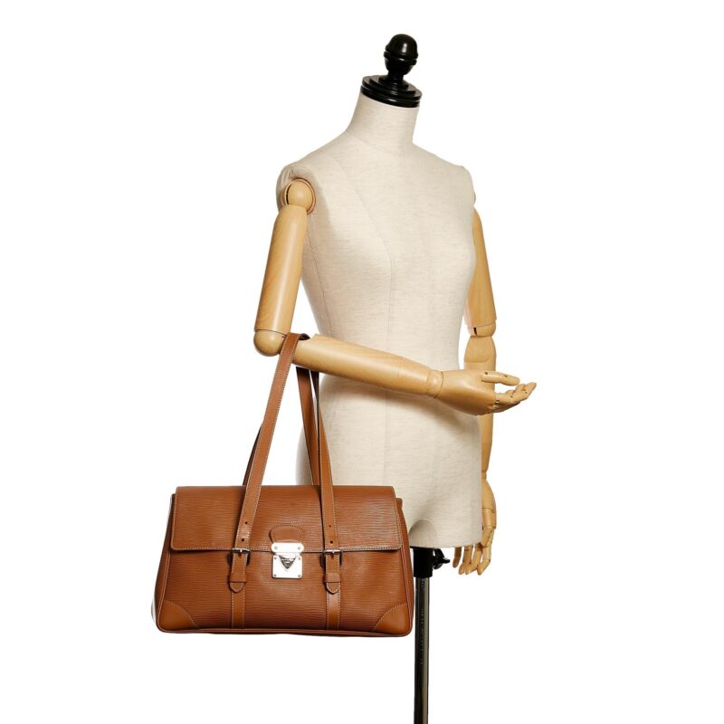 Louis Vuitton Epi Segur MM (SHG-30552) AWE - Image 4