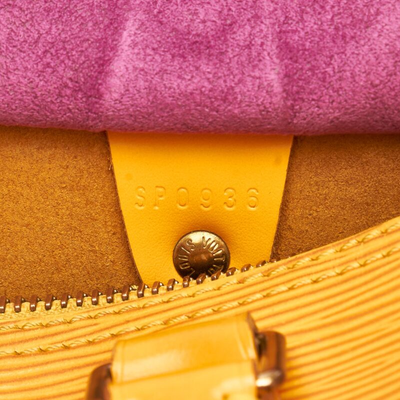 Louis Vuitton Epi Speedy 30 (SHG-27513) AWE - Image 7