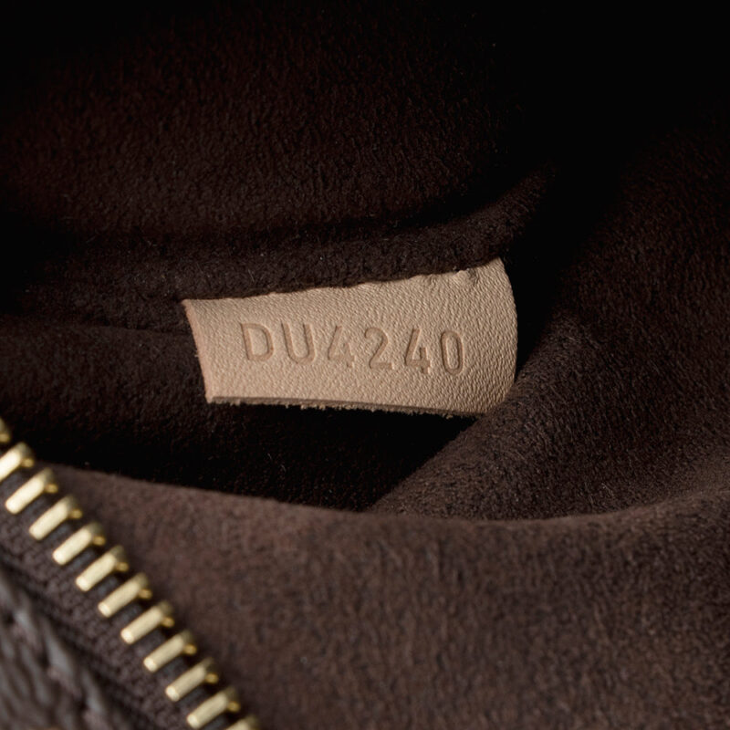 Louis Vuitton Monogram Canvas Pochette Metis Shoulder Bag (SHF-21571) AWE - Image 5