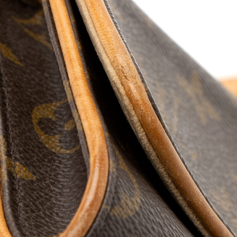 Louis Vuitton Monogram Canvas Pochette Twin GM Shoulder Bag (SHF-19243) AWE - Image 10