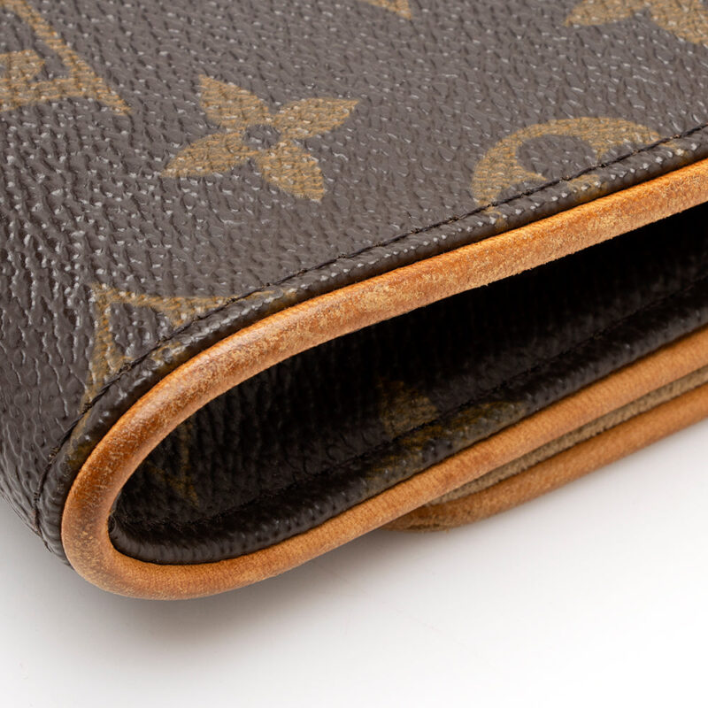 Louis Vuitton Monogram Canvas Pochette Twin GM Shoulder Bag (SHF-19243) AWE - Image 12